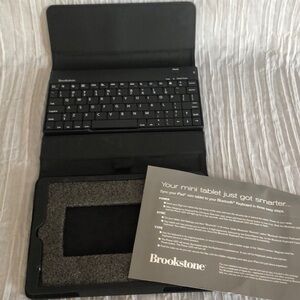 BROOKSTONE MINI TABLET black faux leather ipad blue tooth case & keyboard